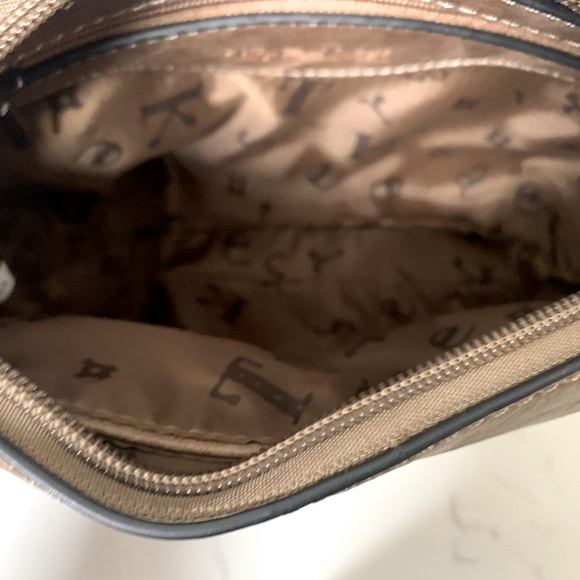 Treska Shoulder Bag and Crossbody - Picture 5 of 10